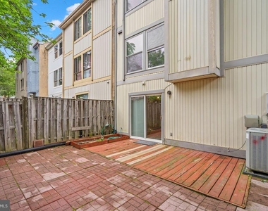 6060 Hollow Knoll Court - Photo Thumbnail 31