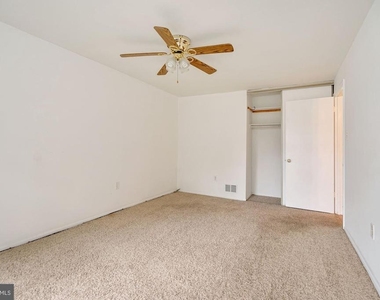 6060 Hollow Knoll Court - Photo Thumbnail 18