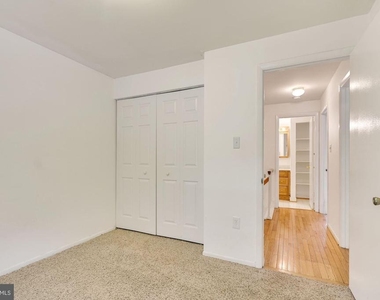 6060 Hollow Knoll Court - Photo Thumbnail 22