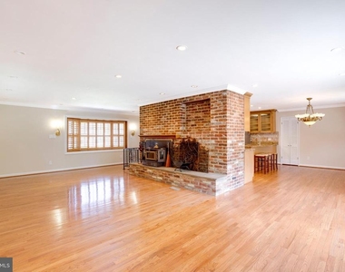 3909 Pineland Street - Photo Thumbnail 12