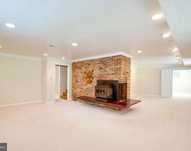 3909 Pineland Street - Photo Thumbnail 39