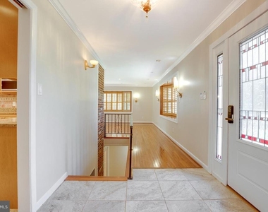 3909 Pineland Street - Photo Thumbnail 5