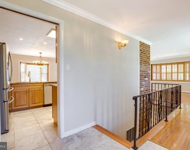 3909 Pineland Street - Photo Thumbnail 6