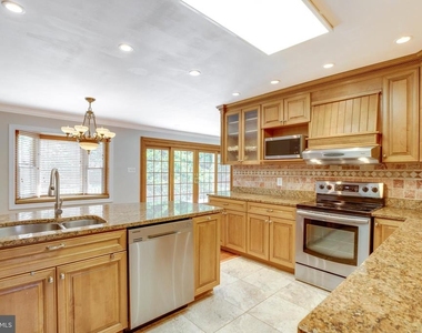 3909 Pineland Street - Photo Thumbnail 29