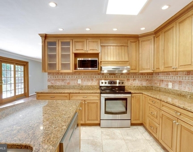 3909 Pineland Street - Photo Thumbnail 28