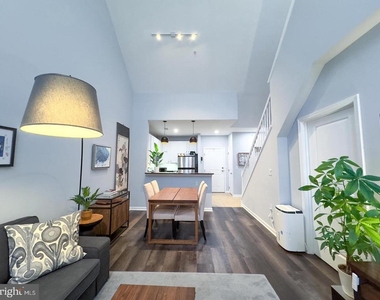 2665 Prosperity Avenue - Photo Thumbnail 7