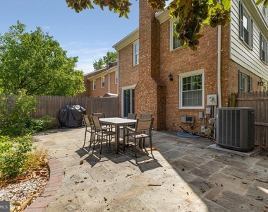 5267 Leestone Court - Photo Thumbnail 19
