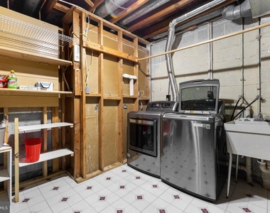 5267 Leestone Court - Photo Thumbnail 16