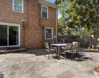 5267 Leestone Court - Photo Thumbnail 18
