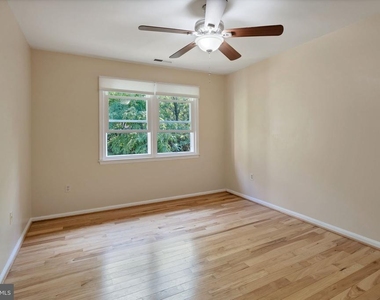 6414 Seven Oaks Court - Photo Thumbnail 9