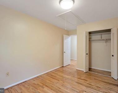 6414 Seven Oaks Court - Photo Thumbnail 10