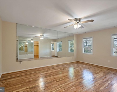 6414 Seven Oaks Court - Photo Thumbnail 18