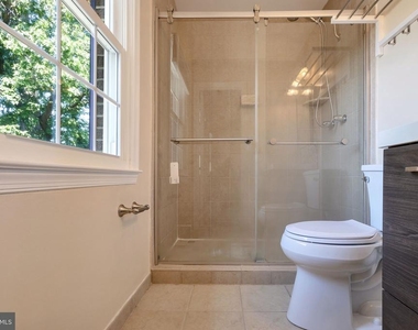 6414 Seven Oaks Court - Photo Thumbnail 13
