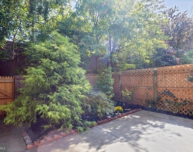 6414 Seven Oaks Court - Photo Thumbnail 23