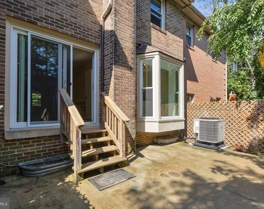6414 Seven Oaks Court - Photo Thumbnail 24