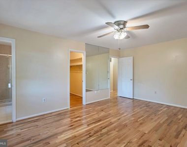 6414 Seven Oaks Court - Photo Thumbnail 17