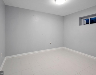 6414 Seven Oaks Court - Photo Thumbnail 21
