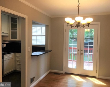 21 E Myrtle Street - Photo Thumbnail 10