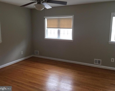 21 E Myrtle Street - Photo Thumbnail 13
