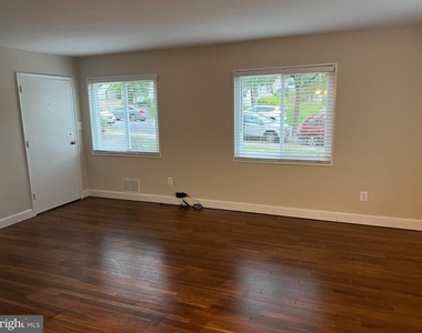 933 N Cleveland Street - Photo Thumbnail 1