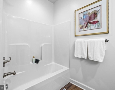 190 Cambridge Blvd - Photo Thumbnail 11