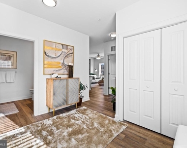 190 Cambridge Blvd - Photo Thumbnail 3