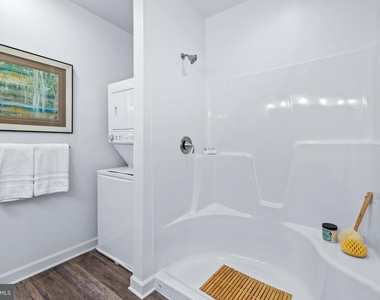190 Cambridge Blvd - Photo Thumbnail 16