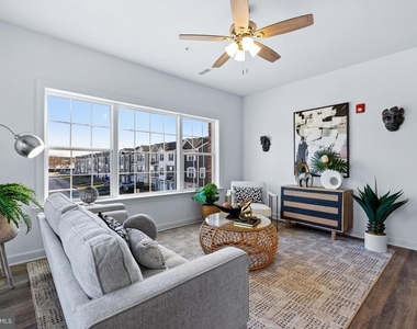 190 Cambridge Blvd - Photo Thumbnail 7