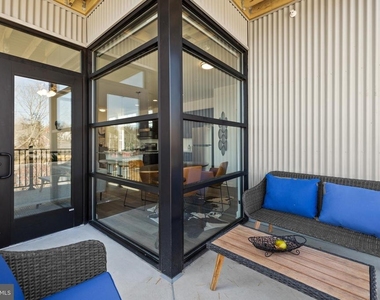 190 Cambridge Blvd - Photo Thumbnail 18