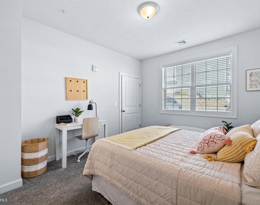 3107 Lincoln Way - Photo Thumbnail 7