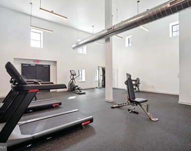 6808 Ridge Avenue - Photo Thumbnail 11