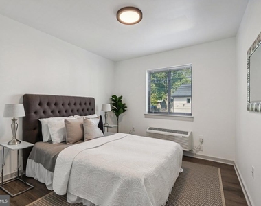 6808 Ridge Avenue - Photo Thumbnail 4