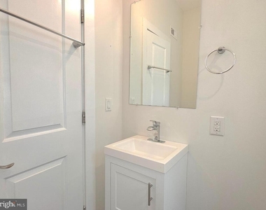 3226 Page Street - Photo Thumbnail 4