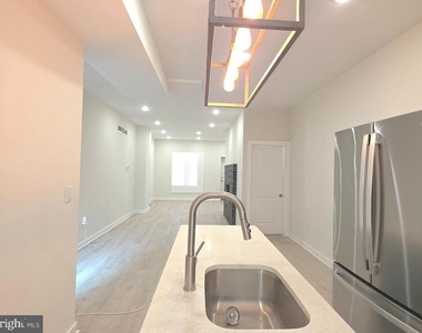 3226 Page Street - Photo Thumbnail 3