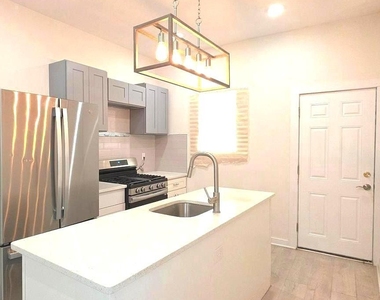 3226 Page Street - Photo Thumbnail 2