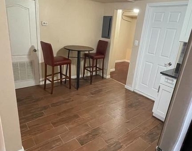 537 N 13th Street - Photo Thumbnail 6