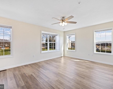 907 Setting Sun Ln - Photo Thumbnail 8