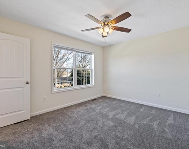 907 Setting Sun Ln - Photo Thumbnail 13