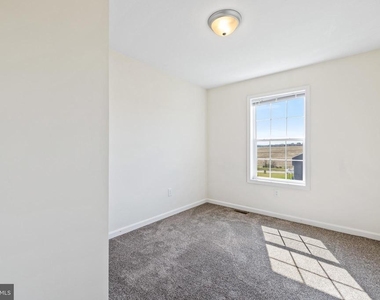 906 Setting Sun Ln - Photo Thumbnail 19