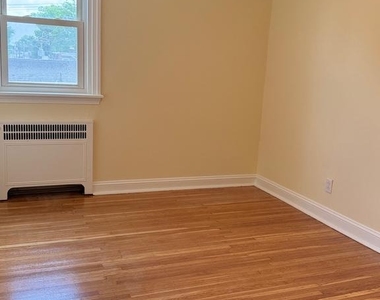 249 Glendale Road - Photo Thumbnail 10