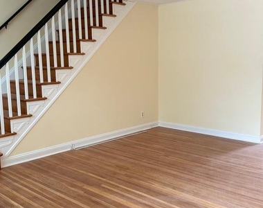 249 Glendale Road - Photo Thumbnail 4