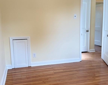 249 Glendale Road - Photo Thumbnail 11