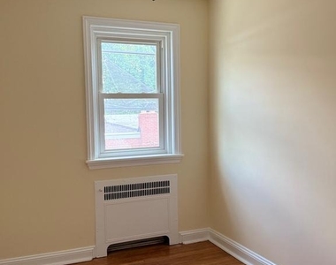 249 Glendale Road - Photo Thumbnail 12