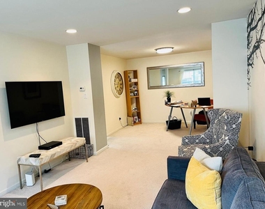 223 Flagstone Road - Photo Thumbnail 8