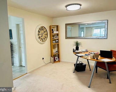 223 Flagstone Road - Photo Thumbnail 9