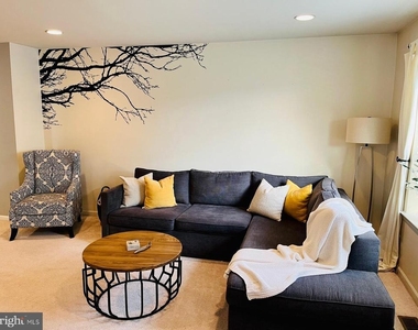 223 Flagstone Road - Photo Thumbnail 5