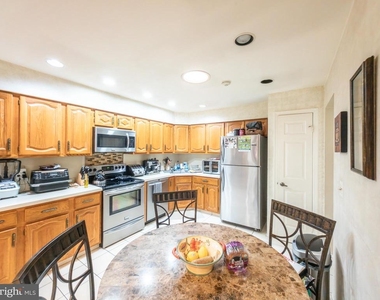 6 Patrick Henry Court - Photo Thumbnail 10