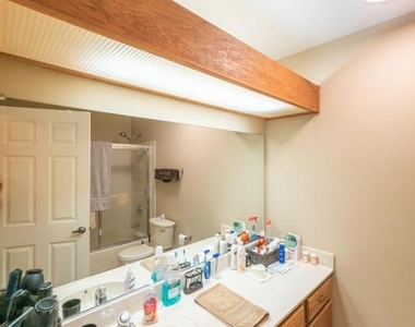 6 Patrick Henry Court - Photo Thumbnail 18