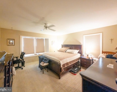 6 Patrick Henry Court - Photo Thumbnail 15