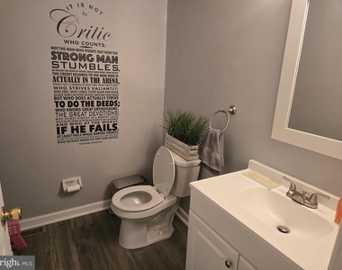 601 Magnolia Court - Photo Thumbnail 7